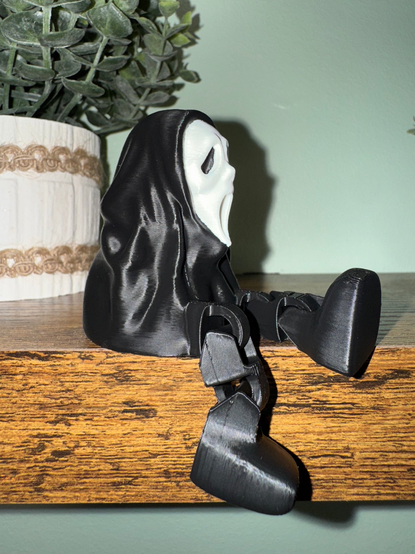 Horror desk buddy
