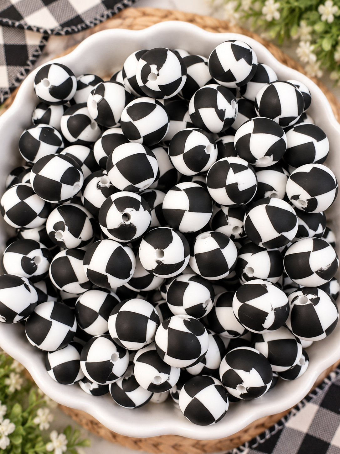 15mm B&W checkered silicone bead