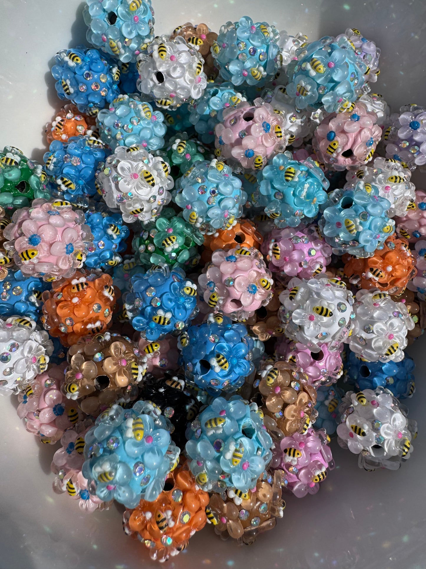 16MM Bee 🐝 acrylic beads - 5 pack