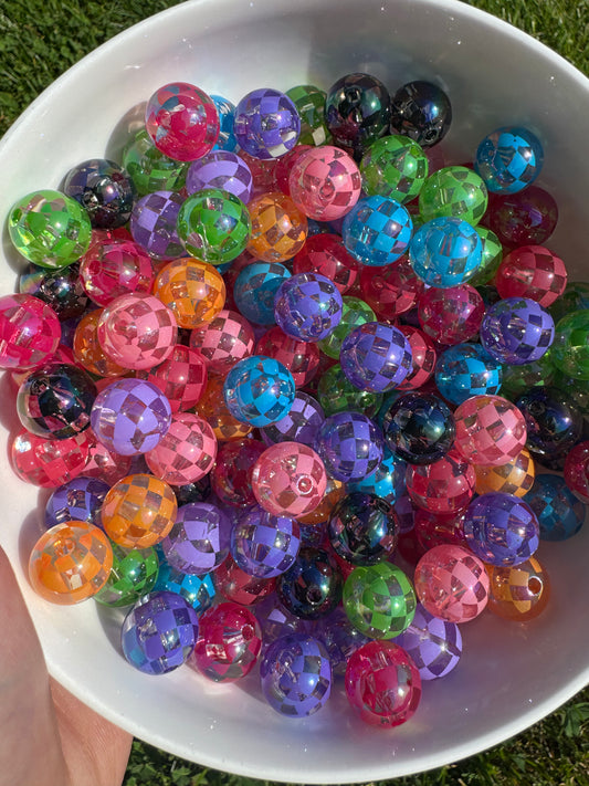 16mm checkered acrylic beads - 5 pack
